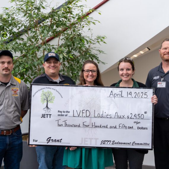 Image of Loogootee Fire Department receiving JETT grant.